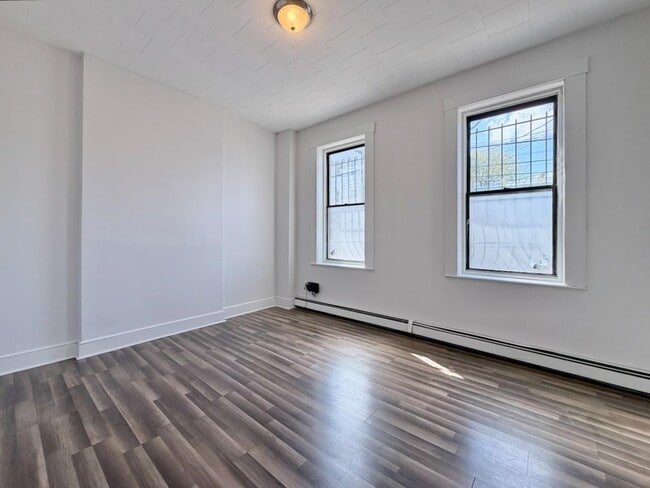 Building Photo - 592 Palisade Ave