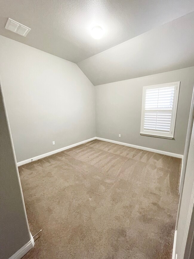 Building Photo - 6620 Estana Ln