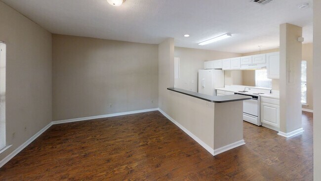 Building Photo - Princeton 1081-1083