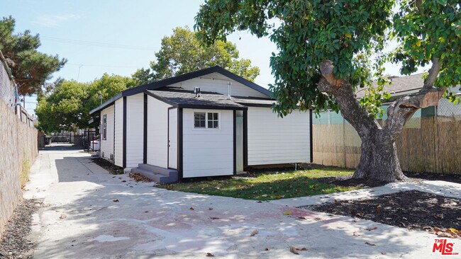 Building Photo - 3123 W 67th St