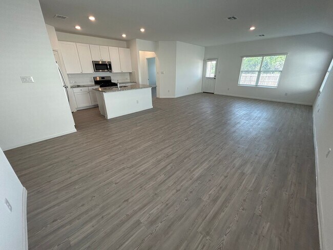 Building Photo - Dual Primary Suites! Spacious Home w/ Open Kitchen & Community Pool!