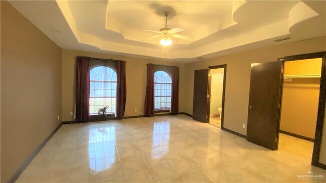 Building Photo - 703 Delta Dr