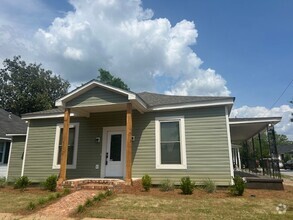 Building Photo - Beautiful Home in Bibb City