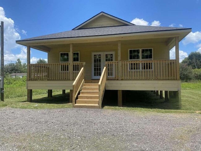 Primary Photo - 235 Pine Ridge Dr