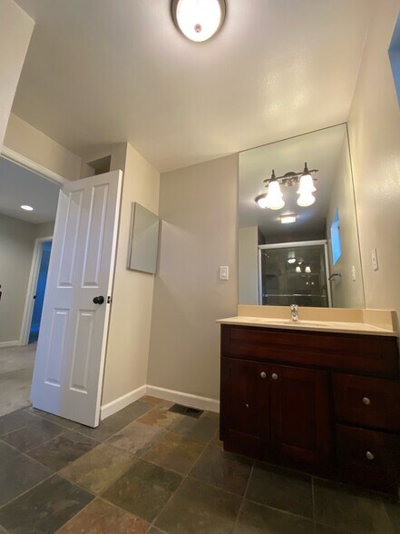 2nd full bath - 228 Madrone St