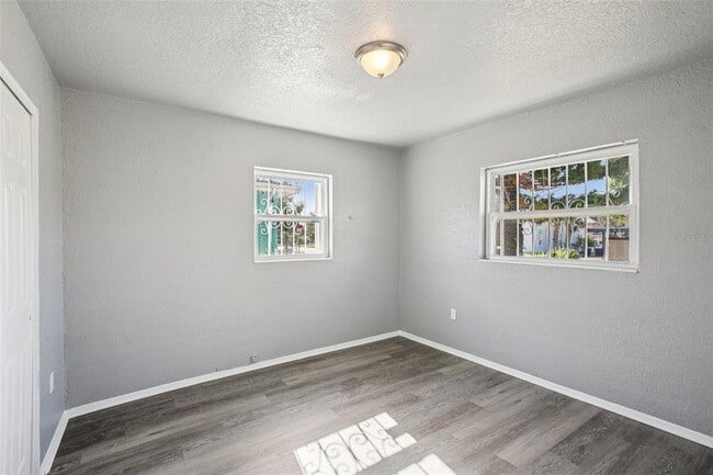 Building Photo - 1911 22nd Ave S