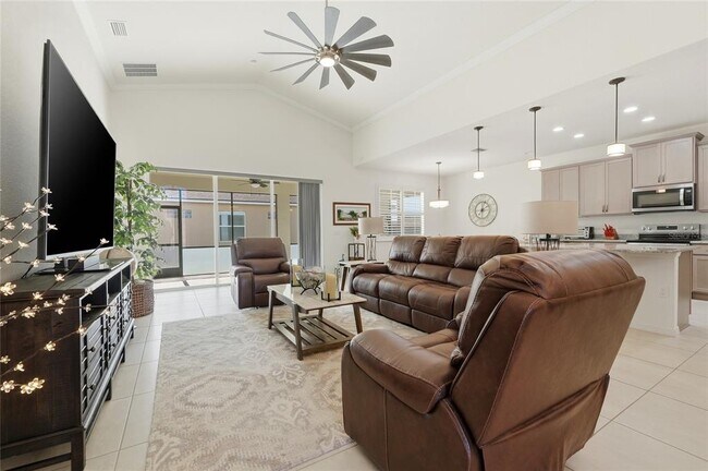 Building Photo - 1033 Sawgrass Dr