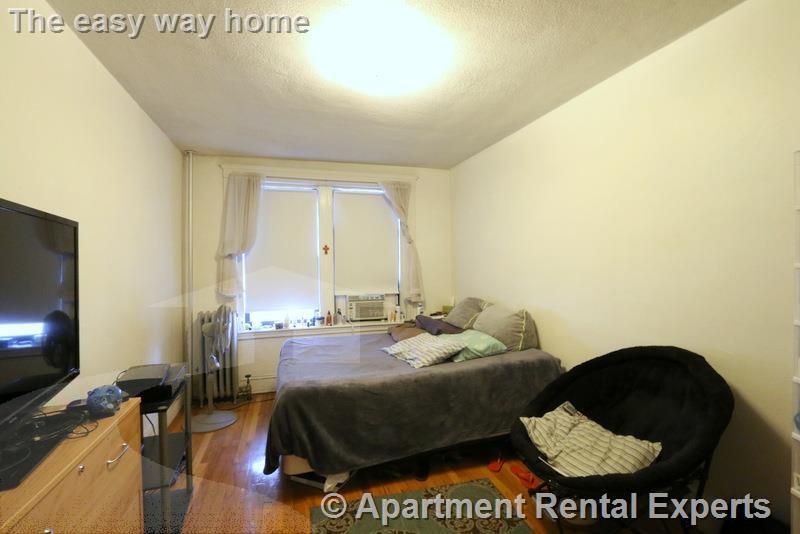Building Photo - 335 A Harvard St