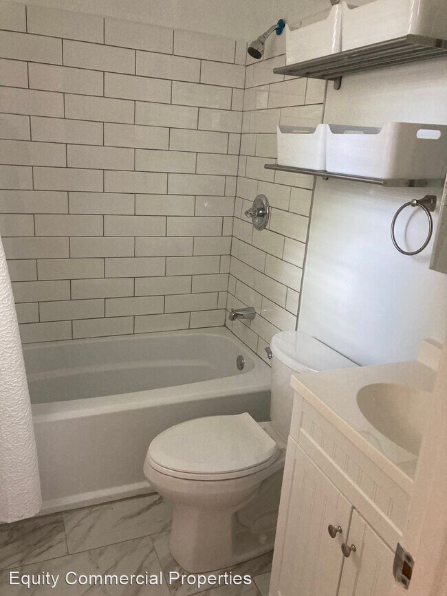 Building Photo - 4 br, 2 bath House - 800 N. Elam