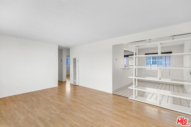 Building Photo - 5524 Elmer Ave