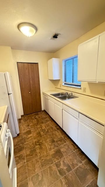 Building Photo - 5648 Ryewyck Dr