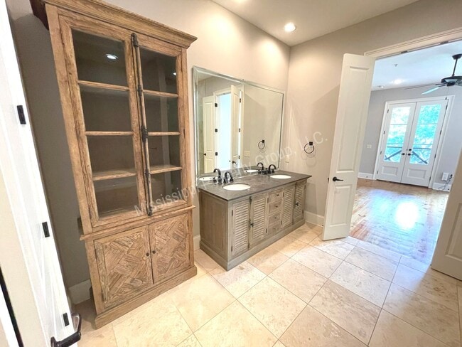 Building Photo - 3BR/3BA For Rent