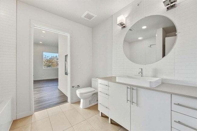 Building Photo - 4004 Banister Ln