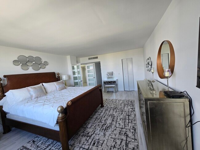 Building Photo - 3450 S Ocean Blvd