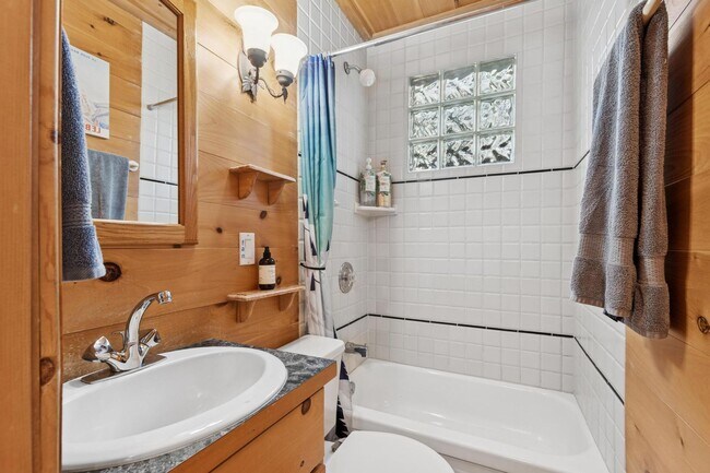 Building Photo - Whitefish Home with Great Lake Views