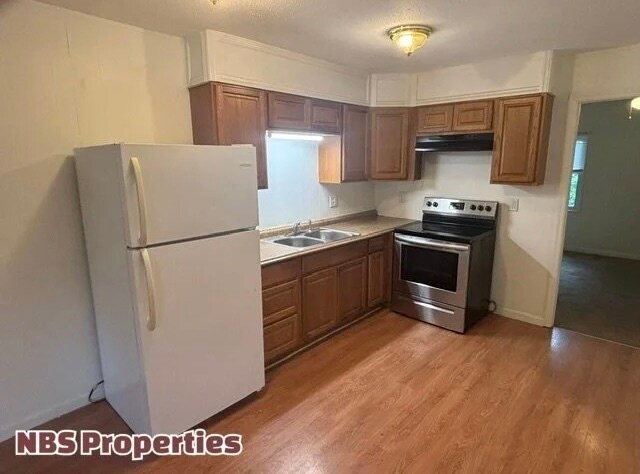 Building Photo - 867 N Gallaher View Rd