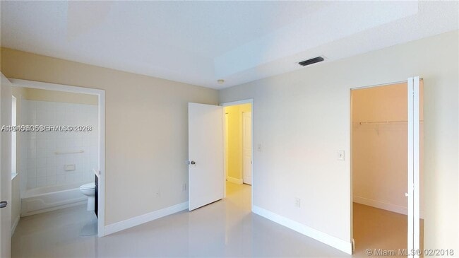 Building Photo - 240 NW 114th Ave