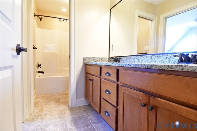 Building Photo - 12900 River Rd