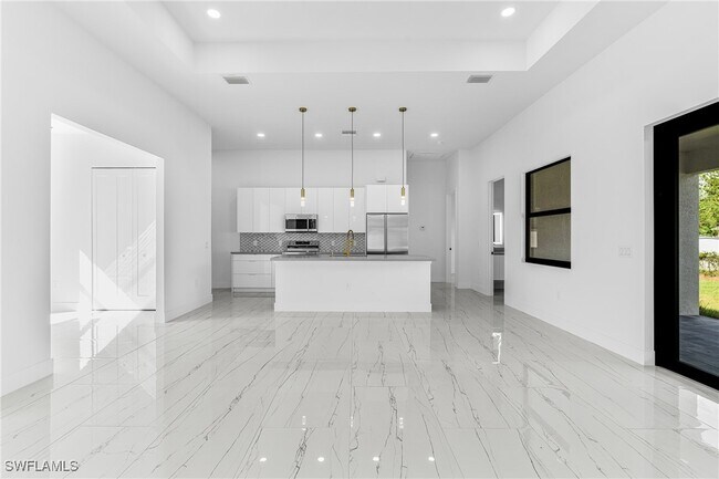 Building Photo - 4112 2nd St SW