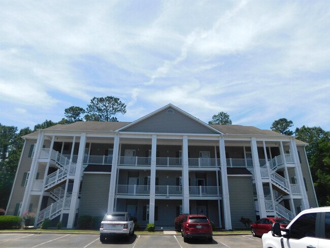 Building Photo - 5870 Longwood Dr