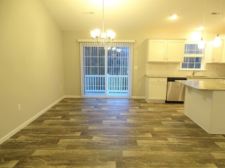 Building Photo - 207 Abbey Ln