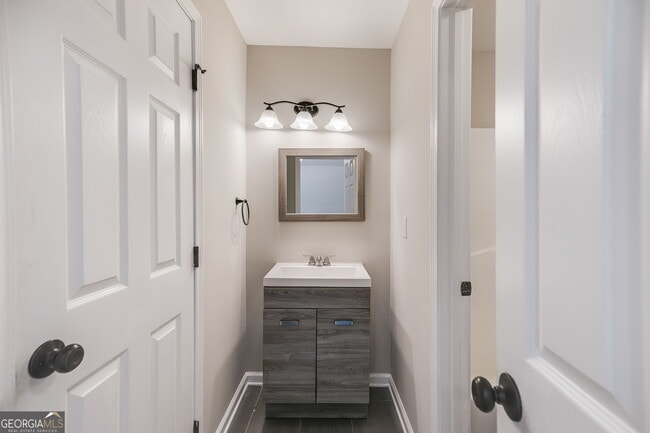 Building Photo - 960 N Grand Ave NW