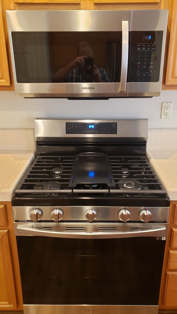 Building Photo - ONLY $2,475 PER MONTH RENT FOR THIS SUPER ...