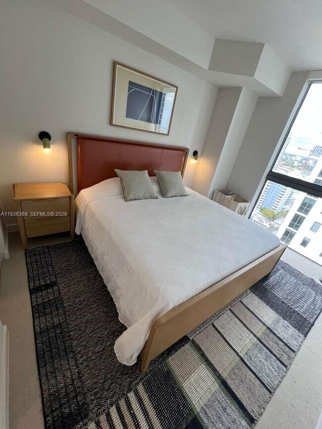 Building Photo - 11 NE 6th St