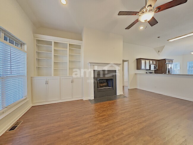 Building Photo - 434 Parrish Hill