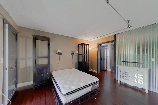 Building Photo - 240 N Bayshore Blvd