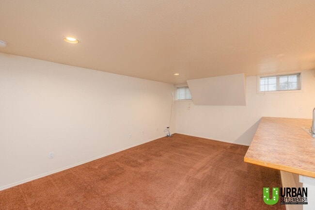 Building Photo - Cozy and charming 2-bedroom, 1-bathroom duplex in Cheney