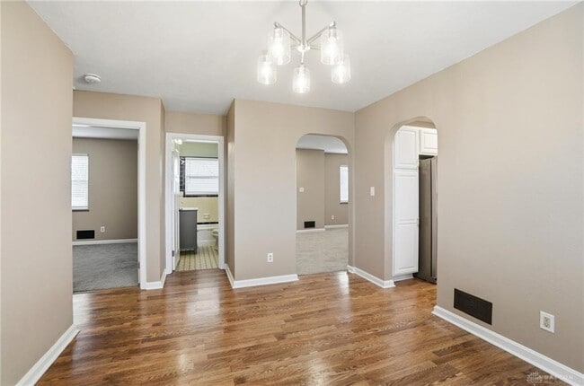 Building Photo - 318 E Central Ave