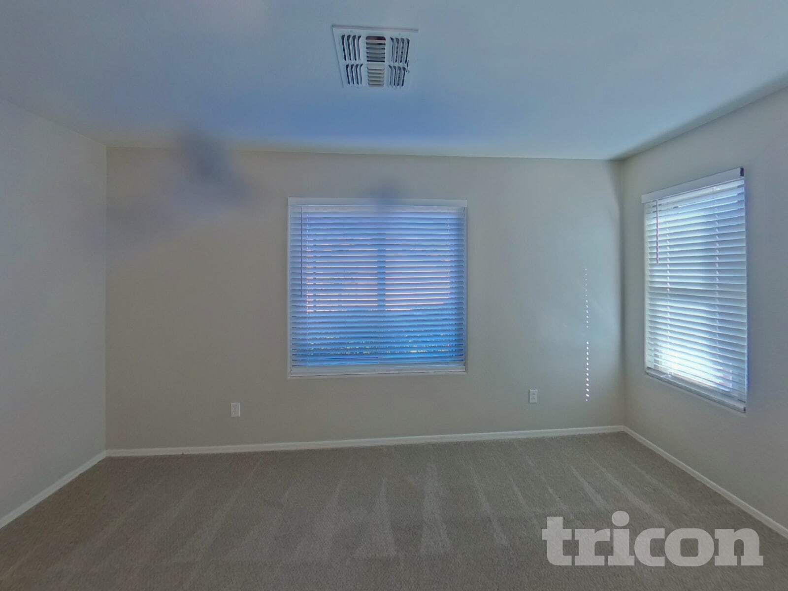 Building Photo - 43738 Elm Dr