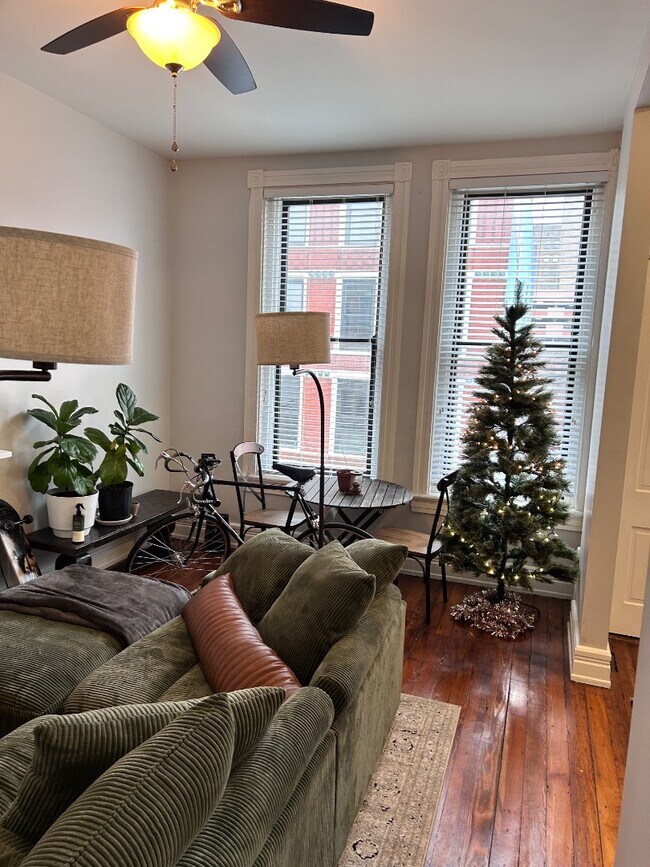 Building Photo - 30 W Court - Unit 204