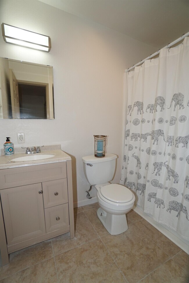 Building Photo - 3440 SW Alice St