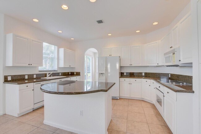 Building Photo - 7553 Greenville Cir