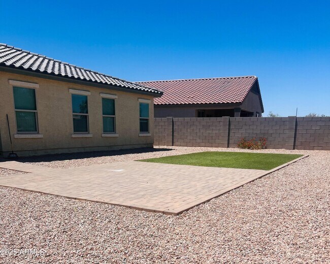 Building Photo - 2048 E Velvet Pl