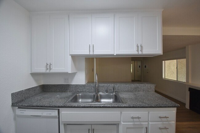 Building Photo - 21018 Gresham St