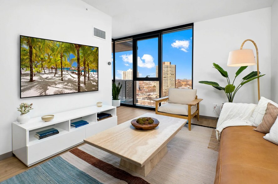 Building Photo - 710 S Seeley St