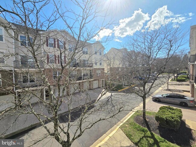 Building Photo - 1604 Post Oak Dr