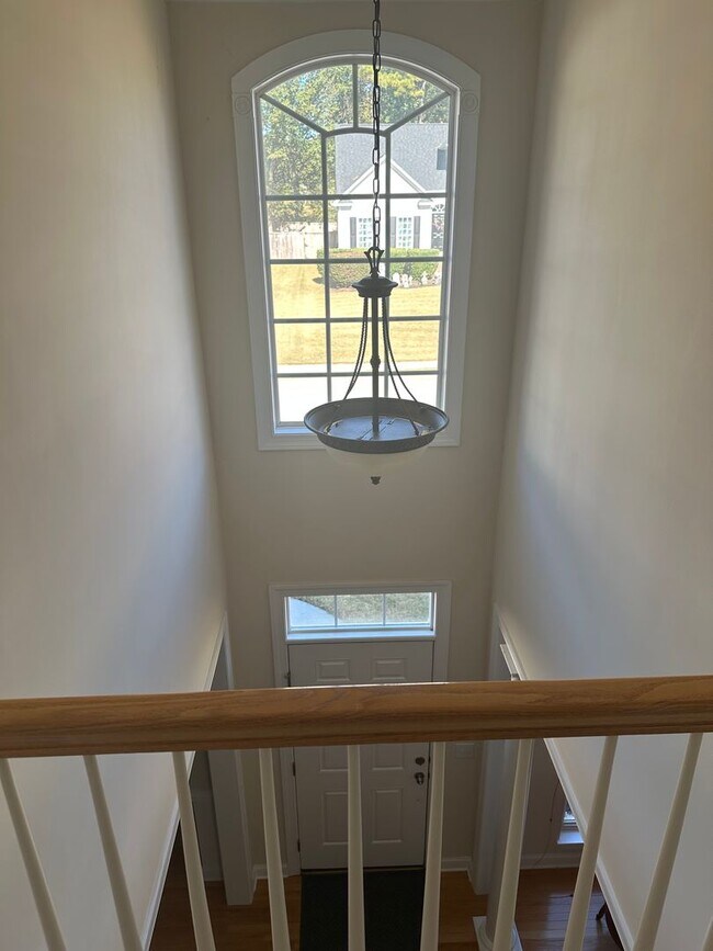 Building Photo - Prime Location, Five Forks! Lease only