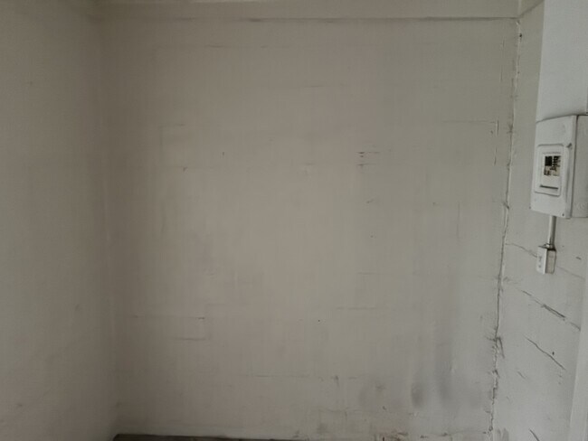 Building Photo - 131 B St