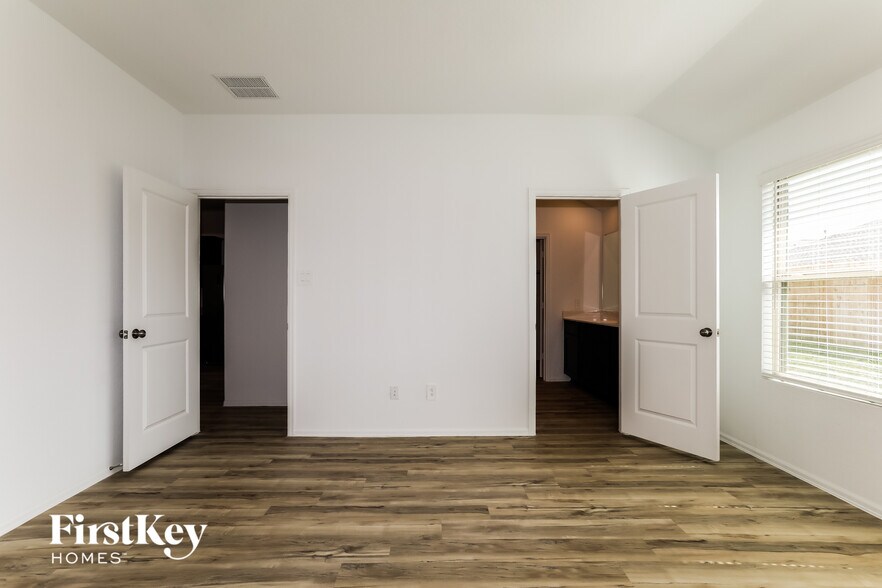 Building Photo - 18467 Cobalt Cove Ln