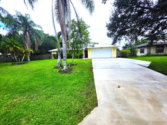 Building Photo - 6707 Coquina Ave
