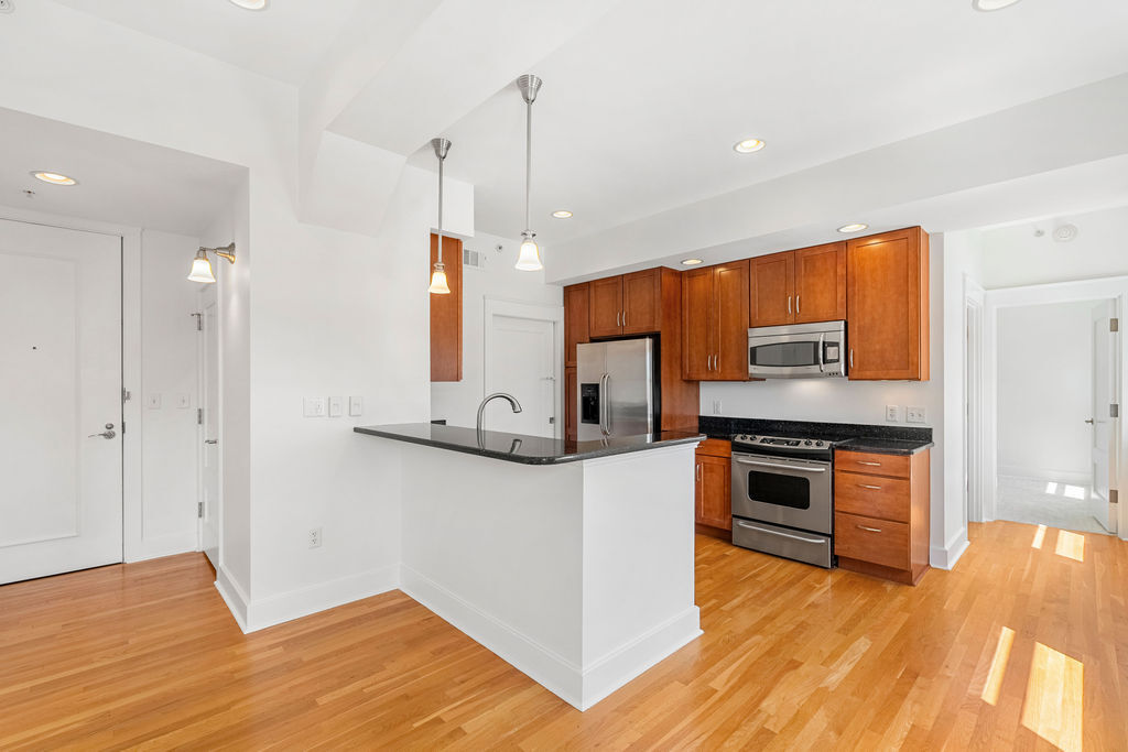 Building Photo - 531 S Gay St