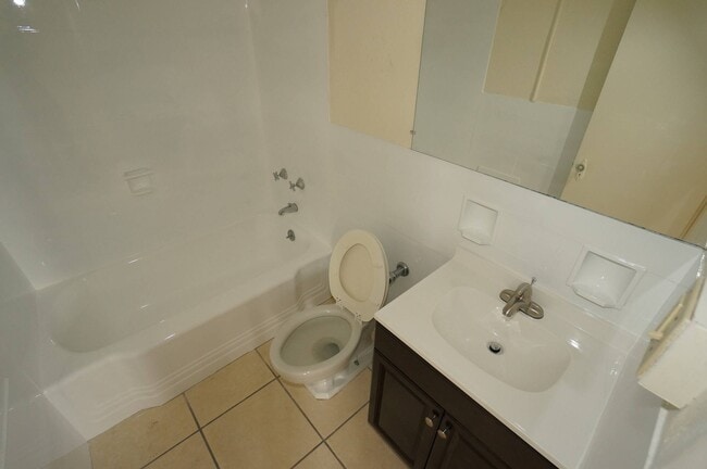 Building Photo - 5533 Covode St