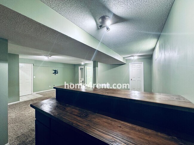 Building Photo - Overland Park Raised Ranch, Primary Suite ...
