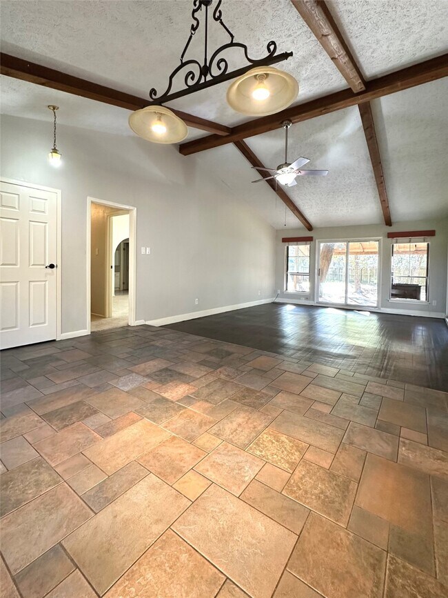 Building Photo - 2016 Royal Oak Pl