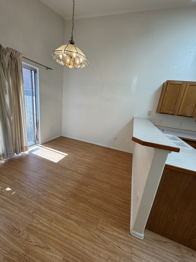 Building Photo - 1118 Samuel Point