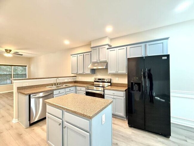 Building Photo - 2168 Pebble Beach Dr